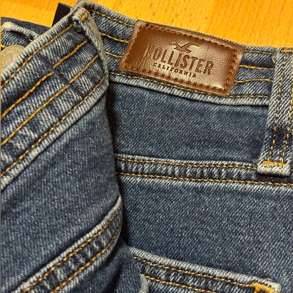 Hollister Ultra High-Rise Cargo Dad Jeans (Size 3 Short) - Picture 6 of 6